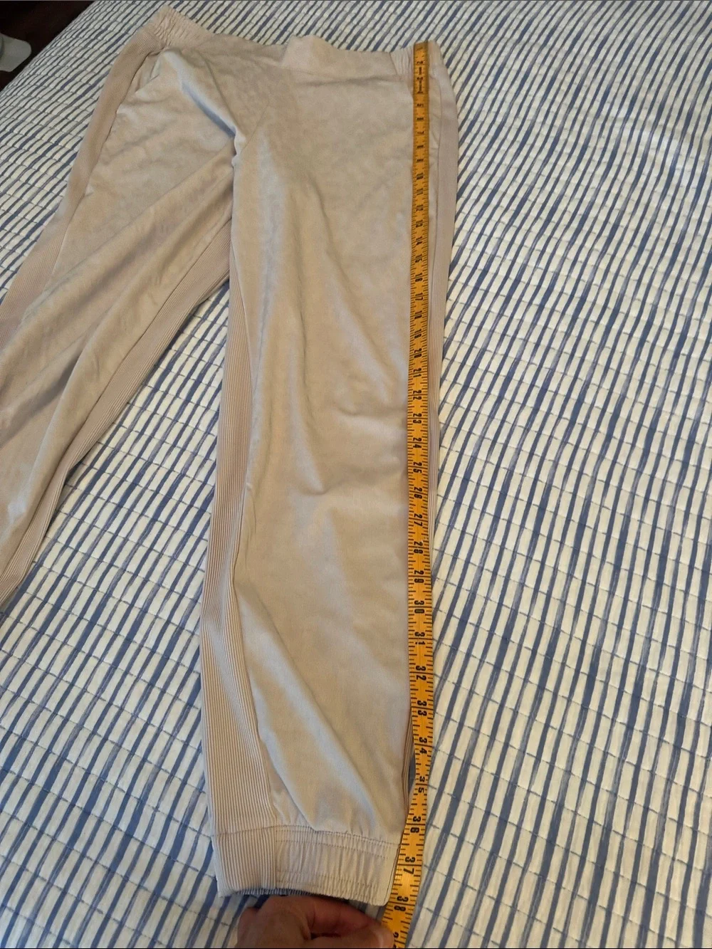 Athleta  Textured Brooklyn Light Beige/Cream Leopard Print Jogger Size 12